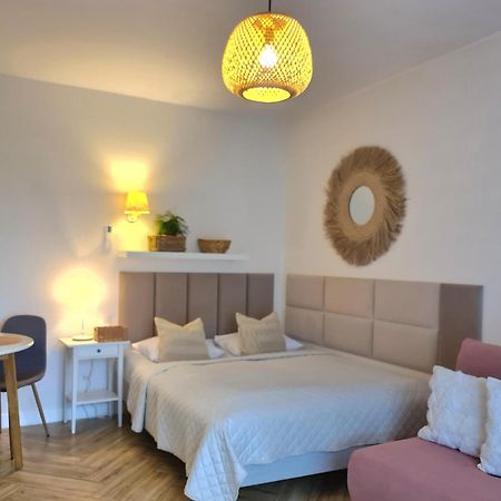 Apartamenty "La Villa" Z Klimatyzacja, Ogrodem, Parkingiem, Blisko Centrum クドヴァ・ズドゥルイ エクステリア 写真