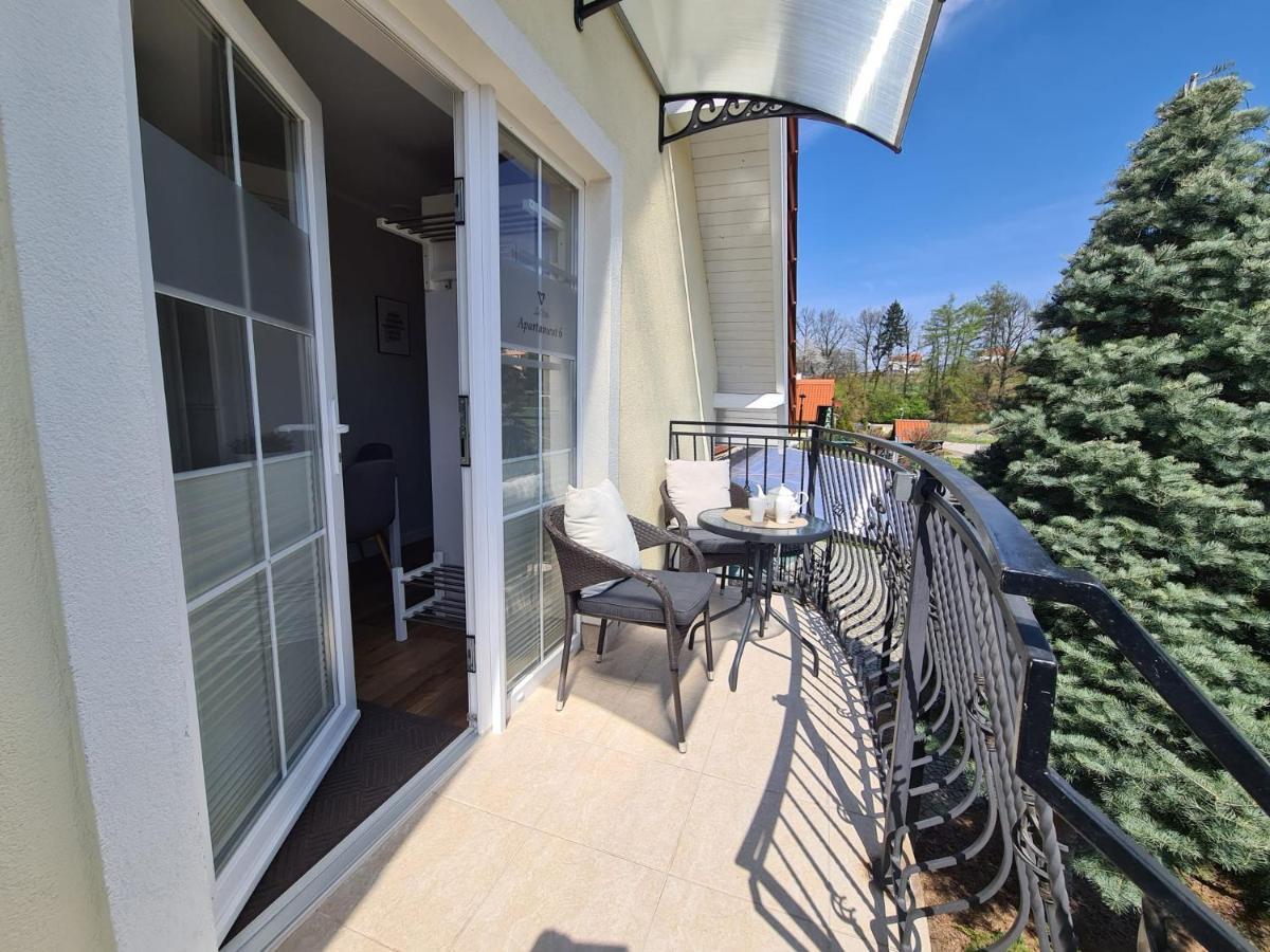 Apartamenty "La Villa" Z Klimatyzacja, Ogrodem, Parkingiem, Blisko Centrum クドヴァ・ズドゥルイ エクステリア 写真