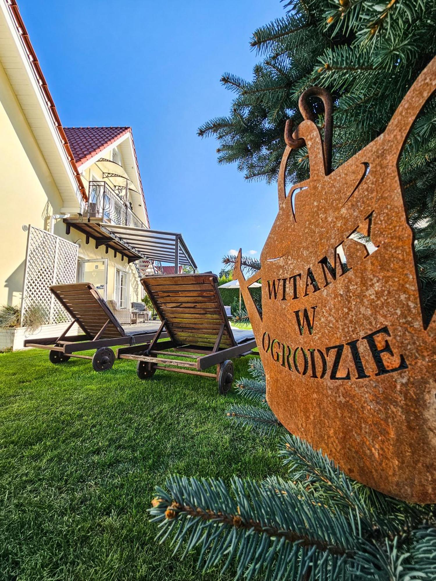 Apartamenty "La Villa" Z Klimatyzacja, Ogrodem, Parkingiem, Blisko Centrum クドヴァ・ズドゥルイ エクステリア 写真